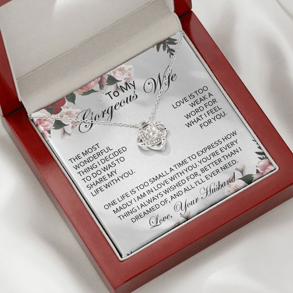 Romantic Necklace Gift for Gorgeous Wife